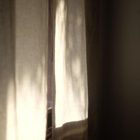 La Sen_Thu An_Phong Don Co Cua So Nhin Ra Ban Cong Apartman Thon An Hoa Kültér fotó