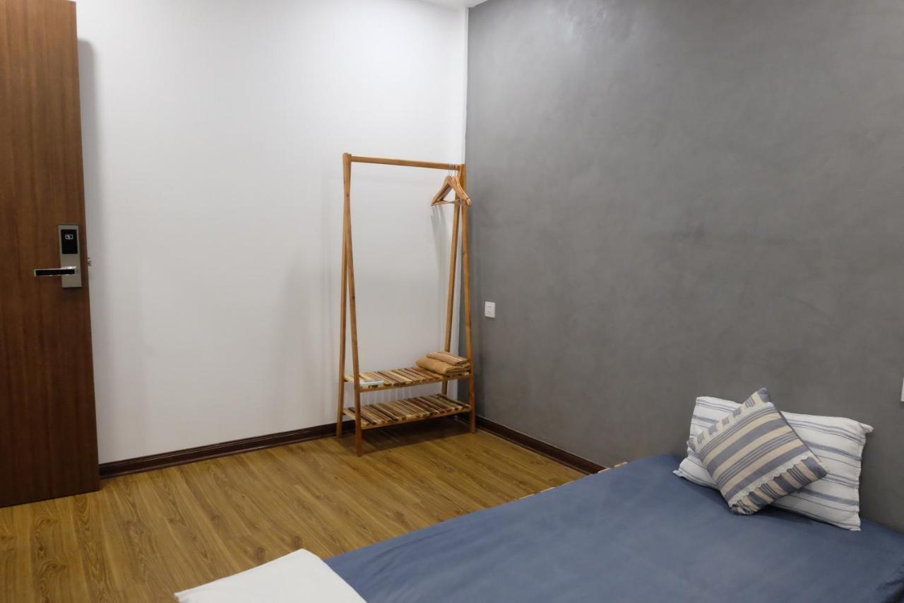 La Sen_Thu An_Phong Don Co Cua So Nhin Ra Ban Cong Apartman Thon An Hoa Kültér fotó