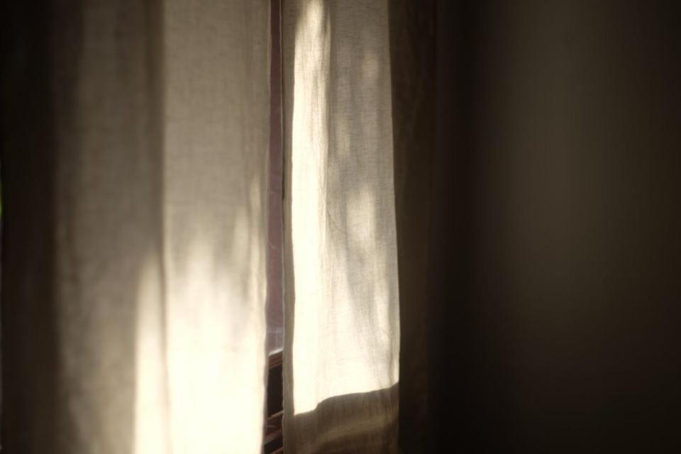 La Sen_Thu An_Phong Don Co Cua So Nhin Ra Ban Cong Apartman Thon An Hoa Kültér fotó