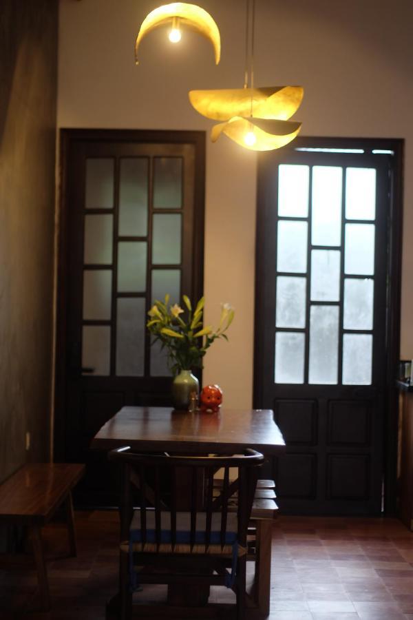 La Sen_Thu An_Phong Don Co Cua So Nhin Ra Ban Cong Apartman Thon An Hoa Kültér fotó